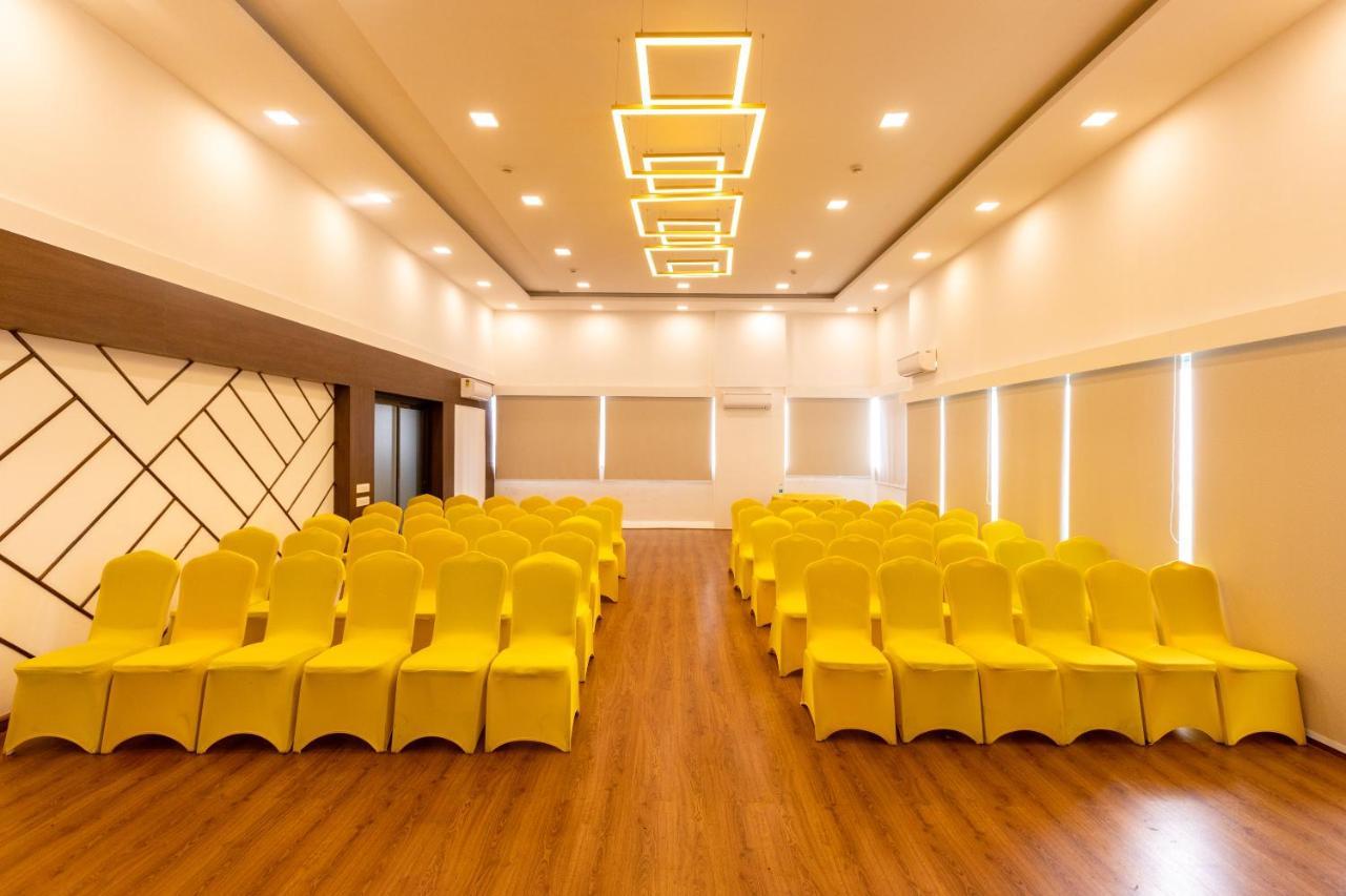 Clubhouse Nami Residency, Ahmedabad Hotel Luaran gambar