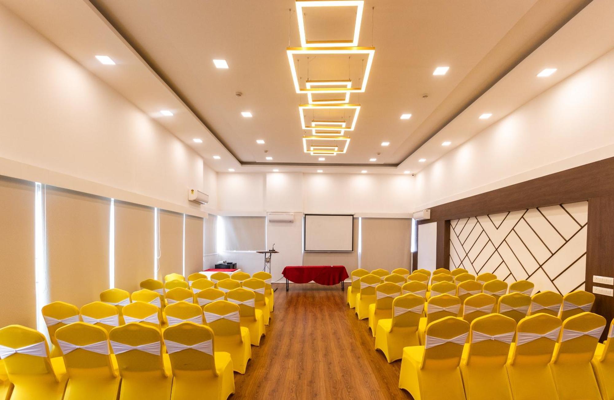 Clubhouse Nami Residency, Ahmedabad Hotel Luaran gambar