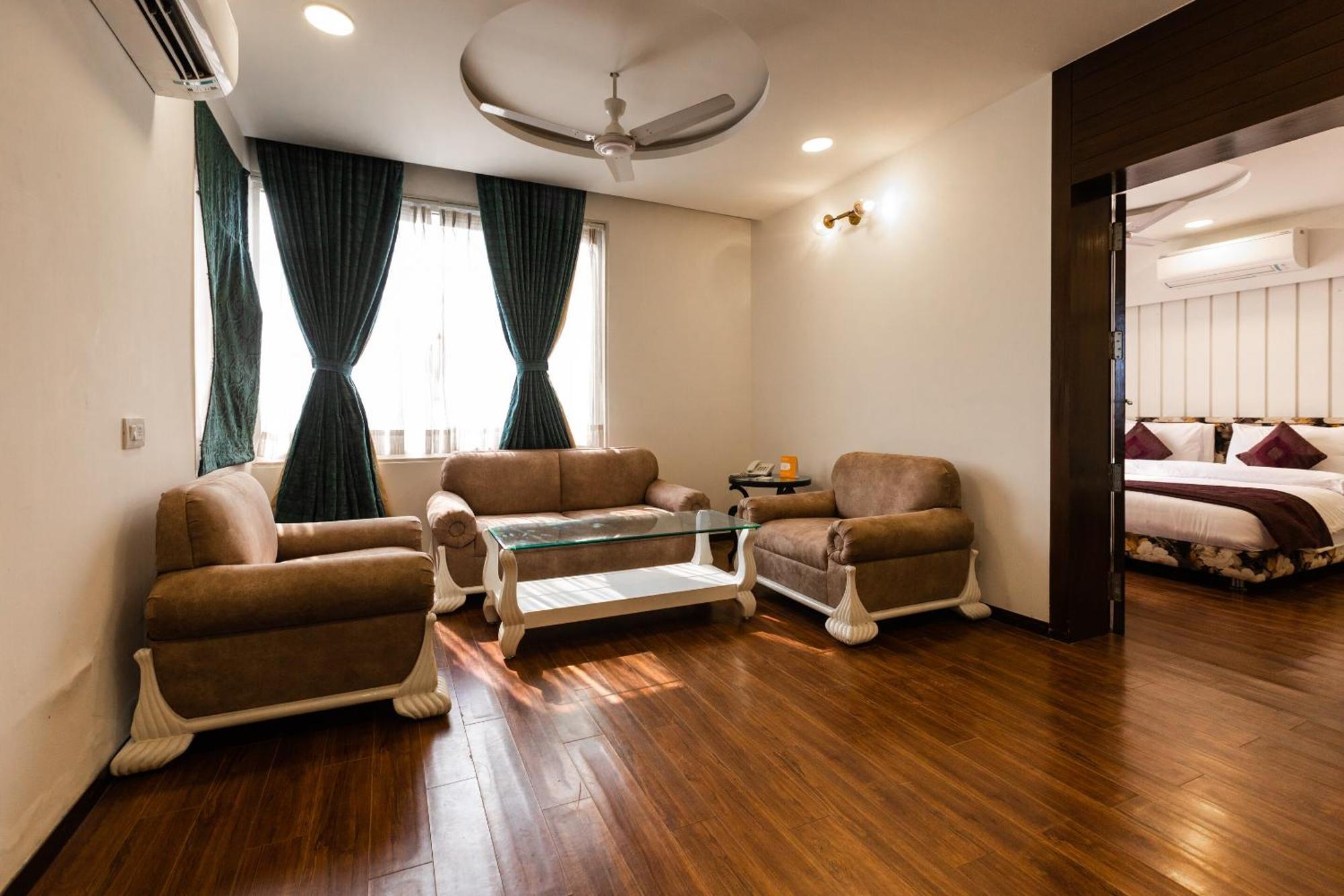 Clubhouse Nami Residency, Ahmedabad Hotel Luaran gambar
