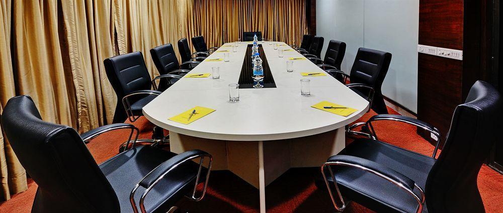 Clubhouse Nami Residency, Ahmedabad Hotel Luaran gambar
