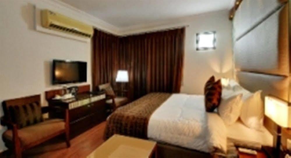 Clubhouse Nami Residency, Ahmedabad Hotel Luaran gambar